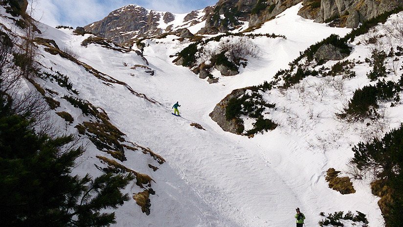 VIDEO: Se salva milagrosamente de una avalancha gracias a su airbag