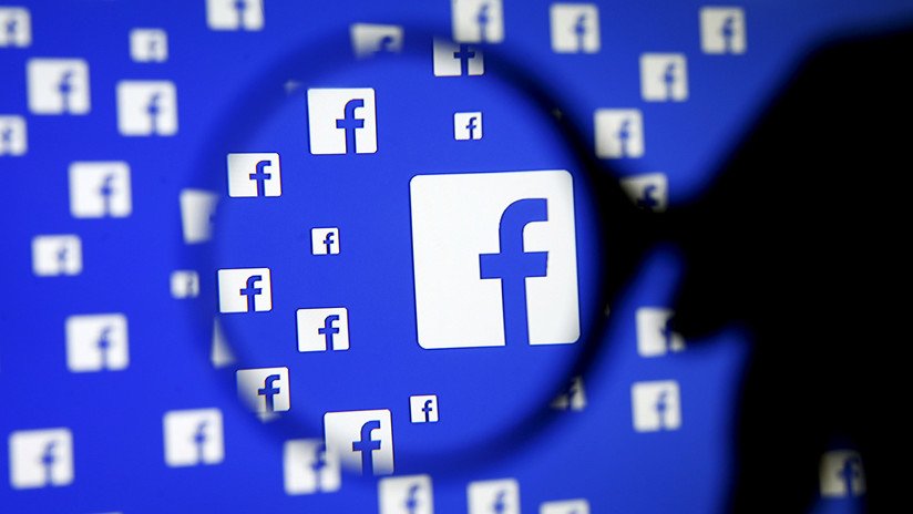 Comprobado: Facebook le está espiando, pero no mediante el micrófono o la cámara web