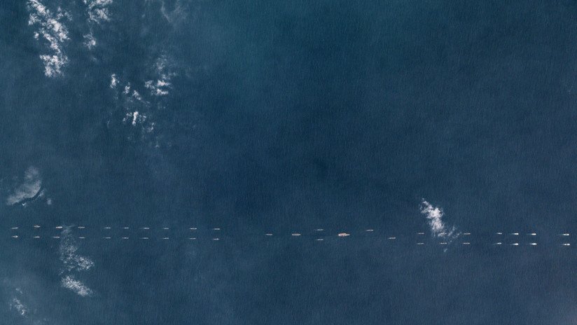 Imágenes de satélite revelan una gran demostración de fuerza de la Armada china 