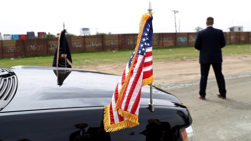 Las dos opciones que contempló Trump en consultas privadas para costear el muro con México