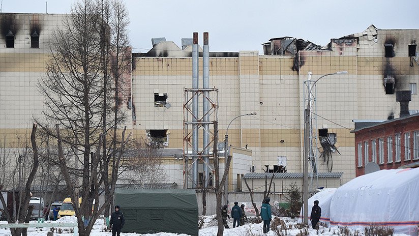 Dictan orden de arresto para bromista ucraniano que difundió un número falso de víctimas en Kémerovo