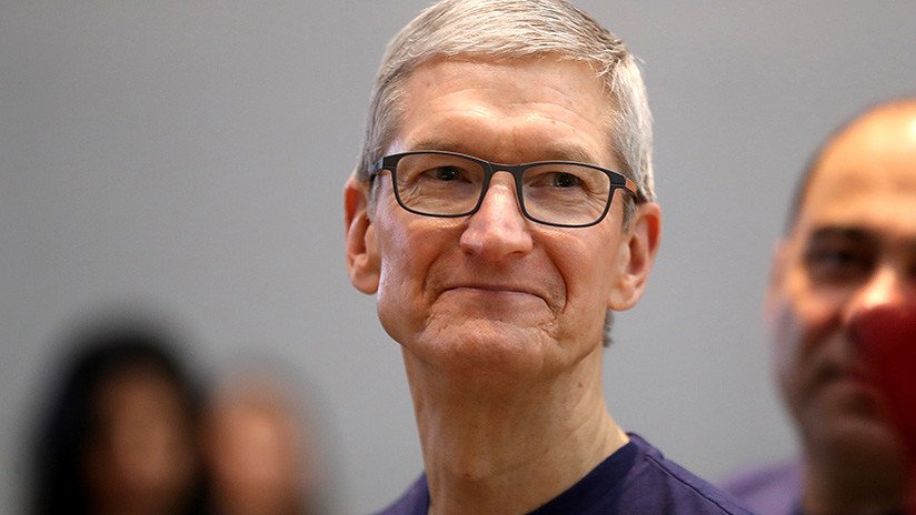 "No traficaremos con la vida personal": Director de Apple critica a Facebook por las filtraciones