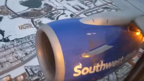 VIDEO INQUIETANTE: Motor de un Boeing 737 con más de 100 pasajeros explota en pleno vuelo