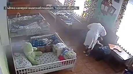 VIDEO BRUTAL: Una enfermera da una cruel paliza a un niño discapacitado en un orfanato