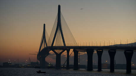 'Bomba ciclónica' en acción: Camiones vuelcan en varios puentes de Nueva York (VIDEOS)