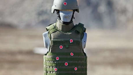 Se pone un chaleco antibalas, pide a su amigo que abra fuego contra él y muere del disparo