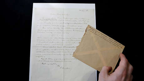 FOTOS: Subastan en Jerusalén cartas de admiración y aliento escritas por Albert Einstein