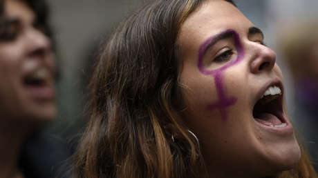 "Si nosotras paramos, el mundo para": la huelga feminista del 8M en España seguida por 5,3 millones