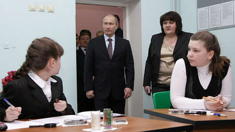 Un medio británico usa un ensayo de secundaria para 'develar' un complot de espías contra Putin