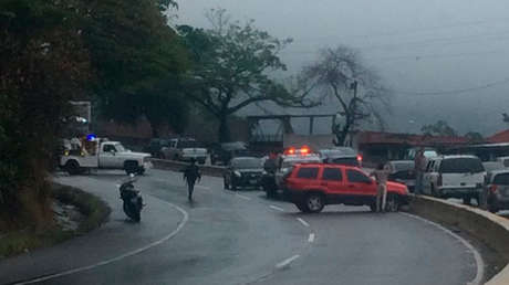 FOTOS, VIDEOS: Fuerte oleaje y mar de fondo dejan destrucciones en las costas de Venezuela