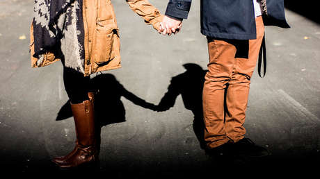 Esposos descubren gracias a una foto que se habían cruzado sin saber 11 años antes de conocerse