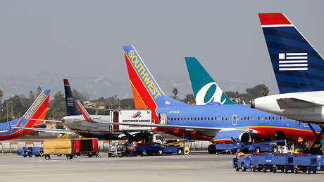 "Ultrasecreto": Aerolínea de EE.UU. contrata auxiliares para sus vuelos a la misteriosa Área 51