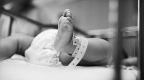 Macabro hallazgo: Encuentran cuerpos de bebés embotellados en una casa abandonada en Tokio