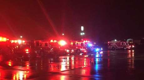 Un avión aterriza de emergencia en EE.UU. con humo en la cabina (FOTOS, VIDEO)