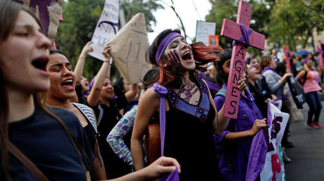 México: Alumnos toman una escuela para denunciar los acosos sexuales de un profesor (VIDEOS)