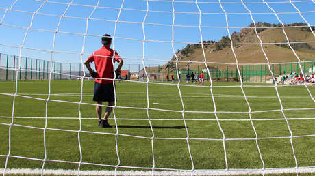Un utilero de 82 años es desnudado y humillado por un grupo de futbolistas en Perú