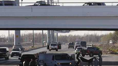 México: Seis cuerpos amanecen colgando de tres puentes en Baja California Sur