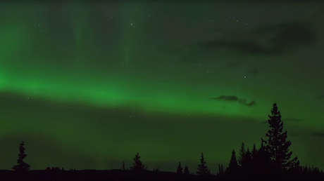 La NASA resuelve con ayuda de astrónomos aficionados el misterio de unas luces púrpuras en el cielo