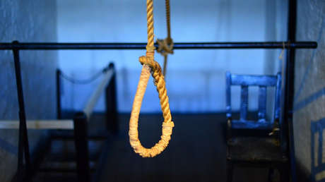 Un joven se ahorca durante una videollamada con su novia 