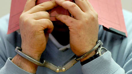 Karma no instantáneo: orina en la maceta del vecino y 30 años después lo arrestan por violación