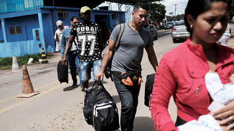 Brasileños atacan y expulsan a inmigrantes venezolanos