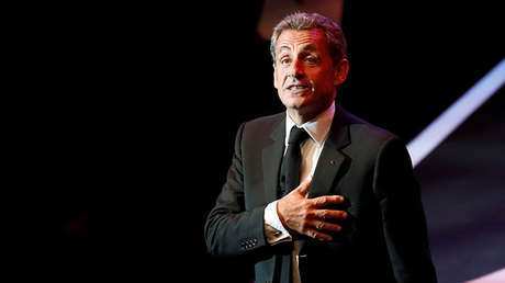 Nicolas Sarkozy niega las acusaciones sobre financiamiento de su campaña electoral por Gaddafi