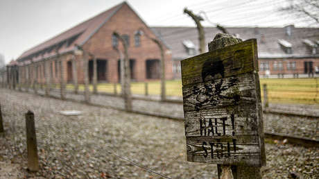 Austria convoca a un agregado de su embajada en Israel que publicó una foto con una camiseta nazi