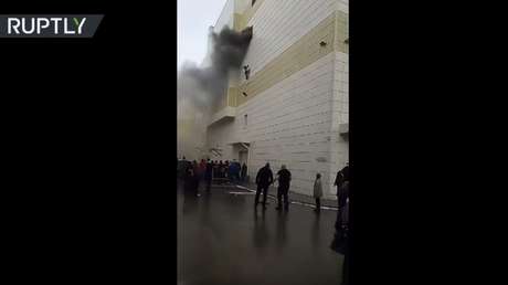El chico que saltó por la ventana huyendo del incendio de Kémerovo recobra la consciencia