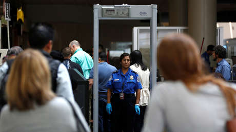 VIDEO: Someten al primer ministro de Pakistán a "humillación" 'rutinaria' en un aeropuerto de EE.UU.
