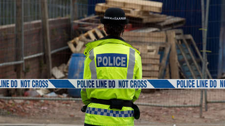 Cierran de emergencia varias escuelas británicas por las amenazas de masacrar a los niños