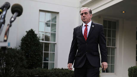 Trump destituye al secretario para Asuntos de Veteranos de EE.UU.