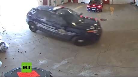 VIDEO: Escapa de una prisión en EE.UU. cuando se cerraba la puerta del garaje