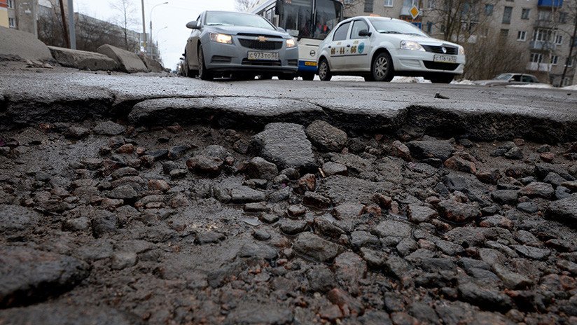 FOTOS, VIDEO: La tierra 'se abre' en una ciudad rusa