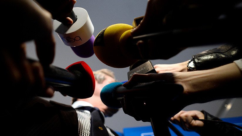 Moscú: "El flujo de información del Occidente aplasta con su peso a los medios nacionales"