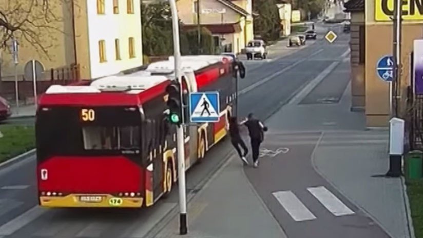 VIDEO: Una chica casi muere por la broma de una amiga 