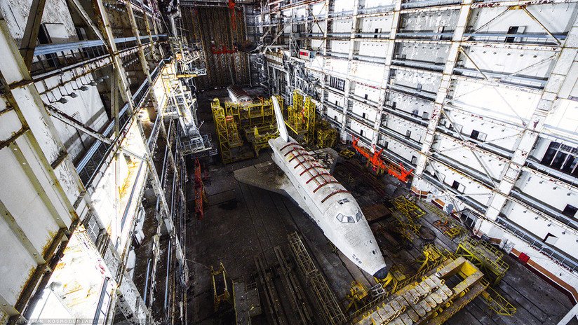 El polvoriento secreto del cosmódromo de Baikonur: Transbordadores espaciales de la URSS abandonados