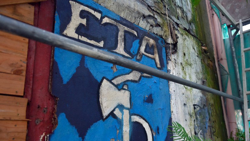 La organización terrorista ETA empieza a entregar sus armas a las autoridades de Francia