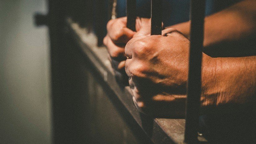 Como en una película de acción: Dos reos escapan de prisión de una manera inesperada (VIDEO)