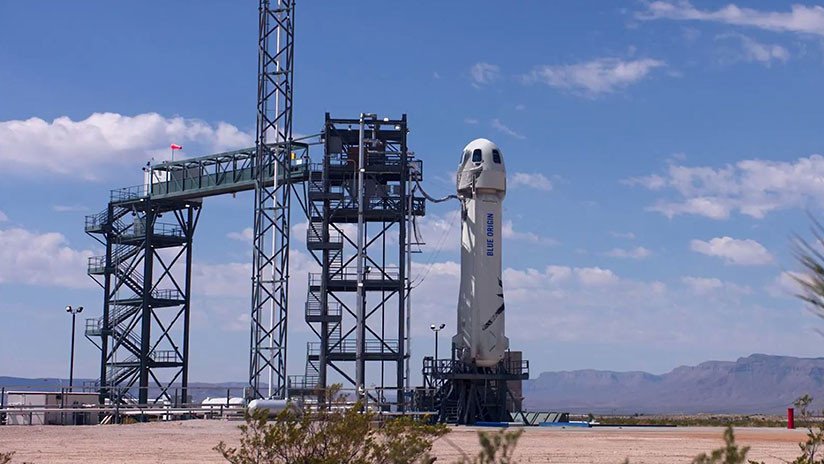 VIDEO: El hombre más rico del mundo lleva sus cohetes espaciales a un nuevo nivel