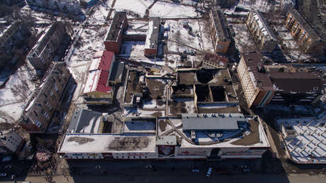 Niño que saltó por la ventana y sobrevivió al incendio en Kémerovo descubre que perdió a su familia