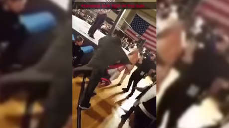 VIDEO: La lucha libre se vuelve más real que nunca tras escupir un luchador su chicle a una menor