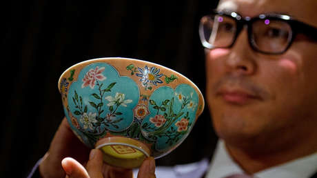 Subastan un cuenco chino por más de 30 millones de dólares
