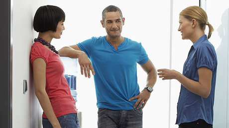 Un hombre envenena a 30 colegas para vengarse de uno de ellos 