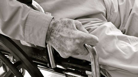 VIDEO: Un pensionado es brutalmente golpeado por dos personas tras pedir que le den su salario