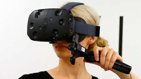 FOTOS: Una máquina para suicidarse acapara la atención en una exposición funeraria