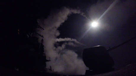 PRIMERAS IMÁGENES: Así fue el ataque con misiles contra la provincia siria de Homs