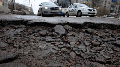 FOTOS, VIDEO: La tierra 'se abre' en una ciudad rusa