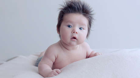 Científico descubre accidentalmente cómo crear embriones sin óvulos ni esperma