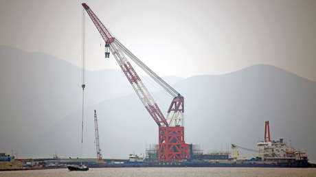 La demanda récord de China y los conflictos en Oriente Medio disparan el precio del petróleo