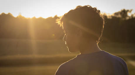 Una rara enfermedad convierte al sol en enemigo mortal de un niño de siete años (FOTOS)